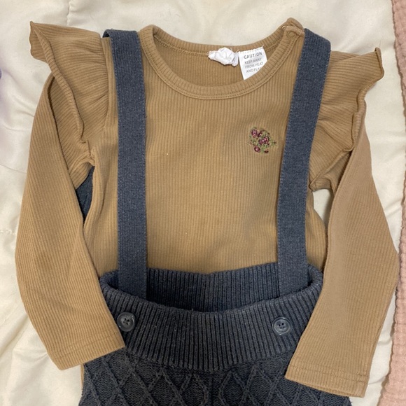 Jamie Kay Knit pants & ribbed bodysuit - Picture 4 of 4